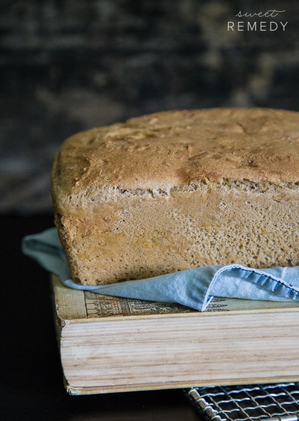 Whole Grain Sandwich Bread that is whole grain, dairy-free and vegan! Made with Sabra hummus and perfect for your back to school/work lunches! #ad