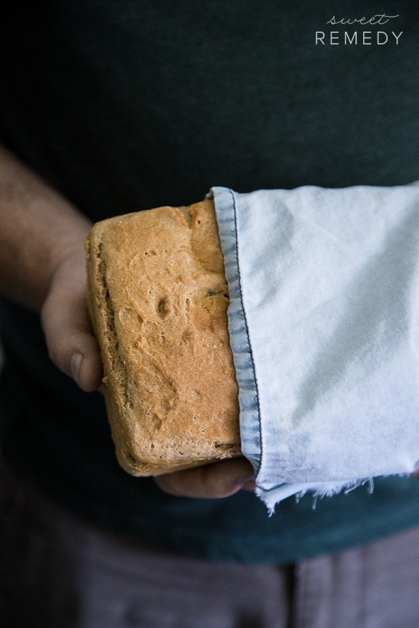 Whole Grain Sandwich Bread that is whole grain, dairy-free and vegan! Made with Sabra hummus and perfect for your back to school/work lunches! #ad